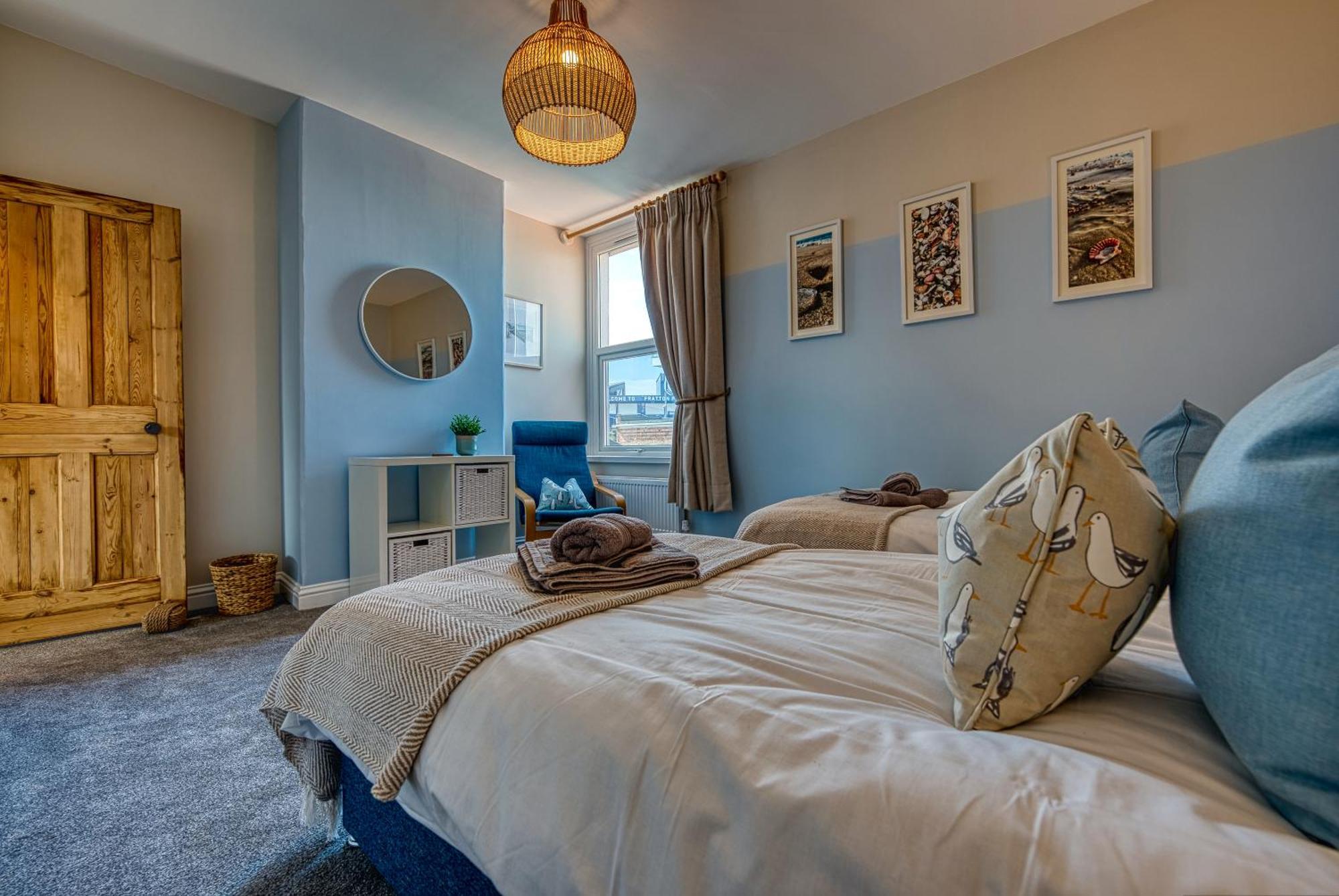 2 Bedrooms Modern, Stunning & Stylish Contractor House, Prime Portsmouth Location With Free Parking Permit, Summer Special Offer!! - By Blue Puffin Stays Екстериор снимка