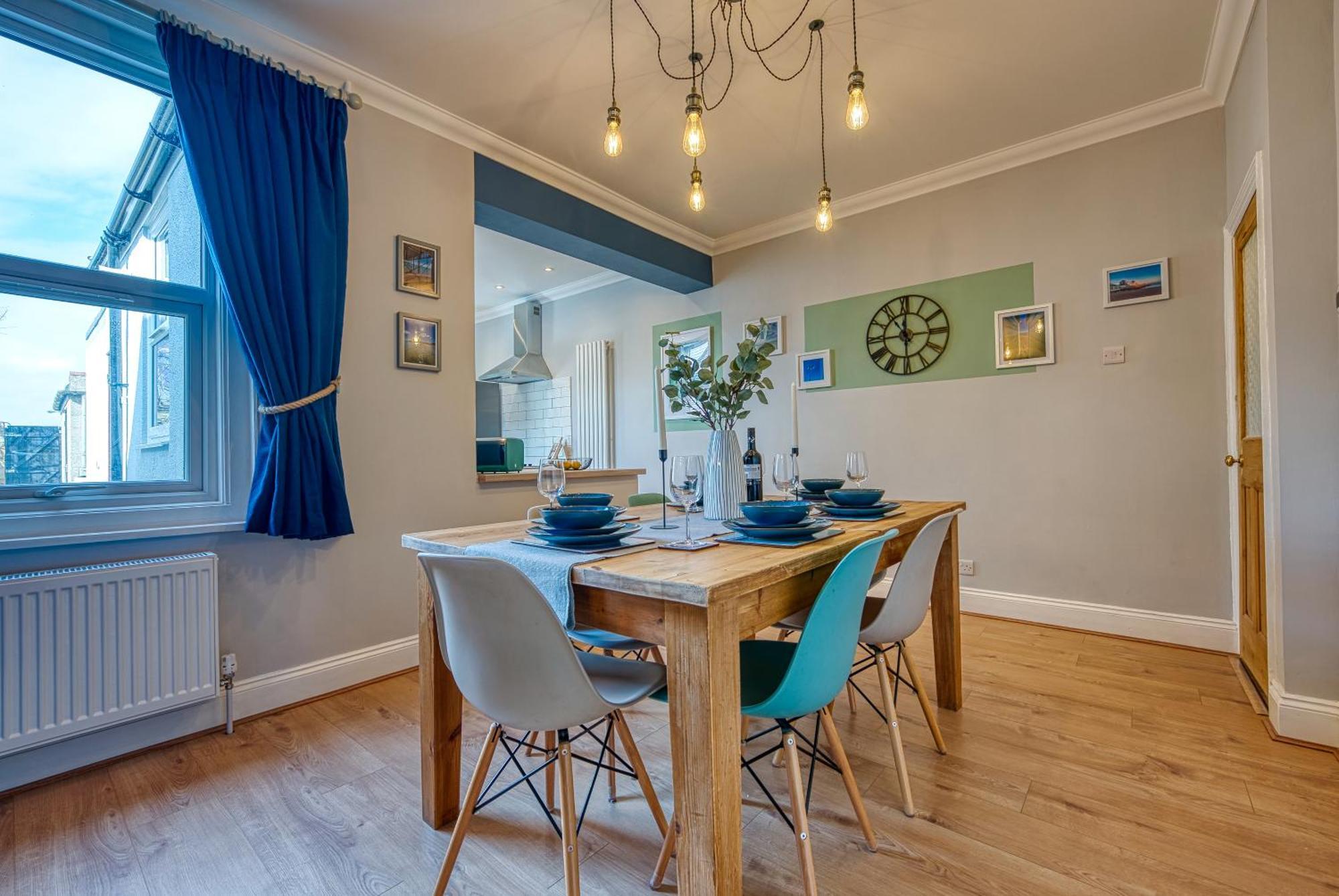 2 Bedrooms Modern, Stunning & Stylish Contractor House, Prime Portsmouth Location With Free Parking Permit, Summer Special Offer!! - By Blue Puffin Stays Екстериор снимка