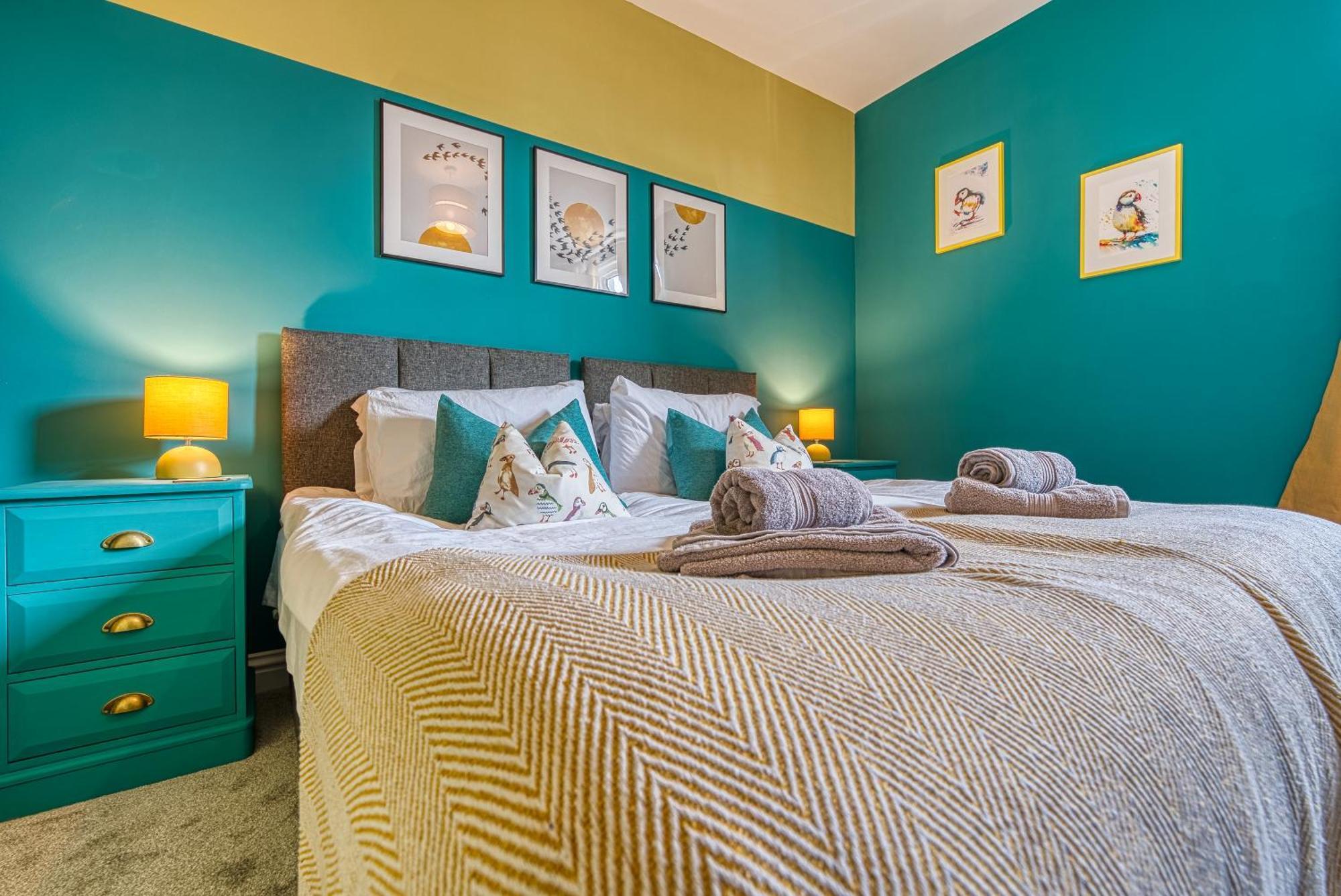 2 Bedrooms Modern, Stunning & Stylish Contractor House, Prime Portsmouth Location With Free Parking Permit, Summer Special Offer!! - By Blue Puffin Stays Екстериор снимка
