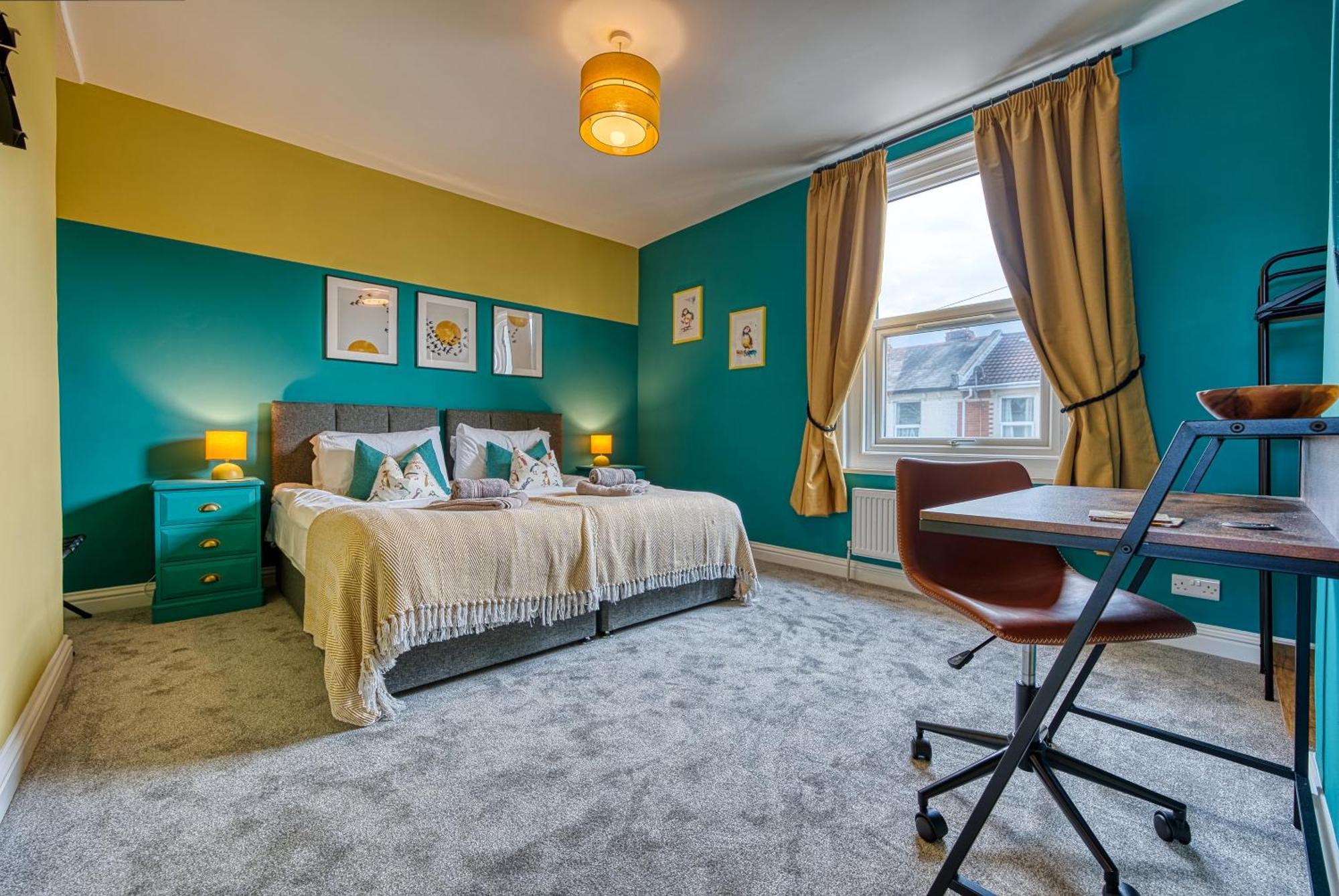 2 Bedrooms Modern, Stunning & Stylish Contractor House, Prime Portsmouth Location With Free Parking Permit, Summer Special Offer!! - By Blue Puffin Stays Екстериор снимка