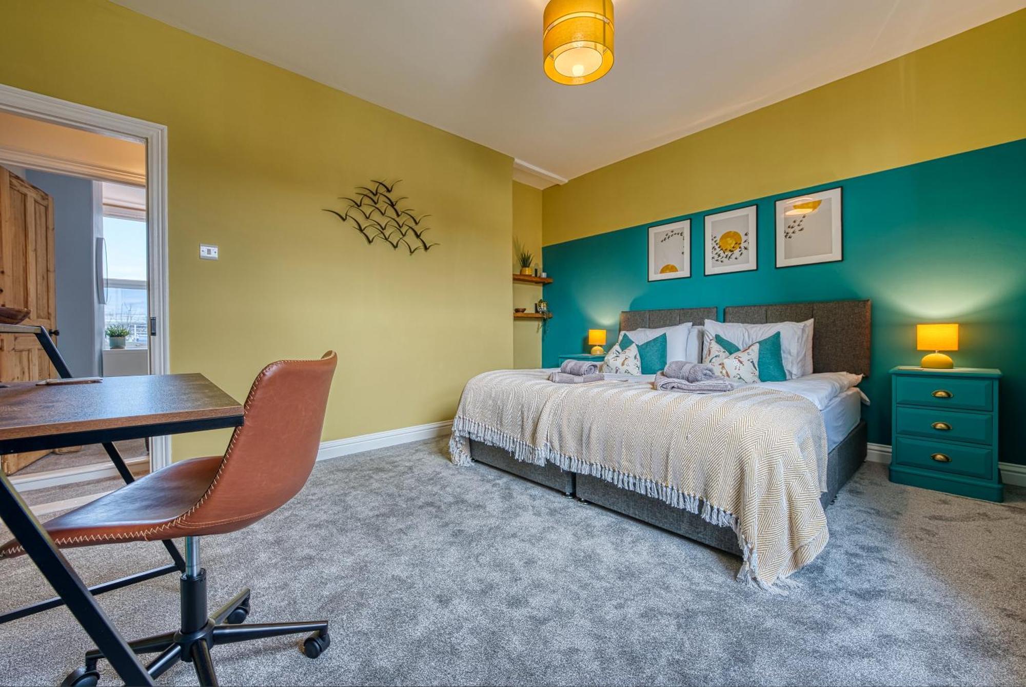 2 Bedrooms Modern, Stunning & Stylish Contractor House, Prime Portsmouth Location With Free Parking Permit, Summer Special Offer!! - By Blue Puffin Stays Екстериор снимка