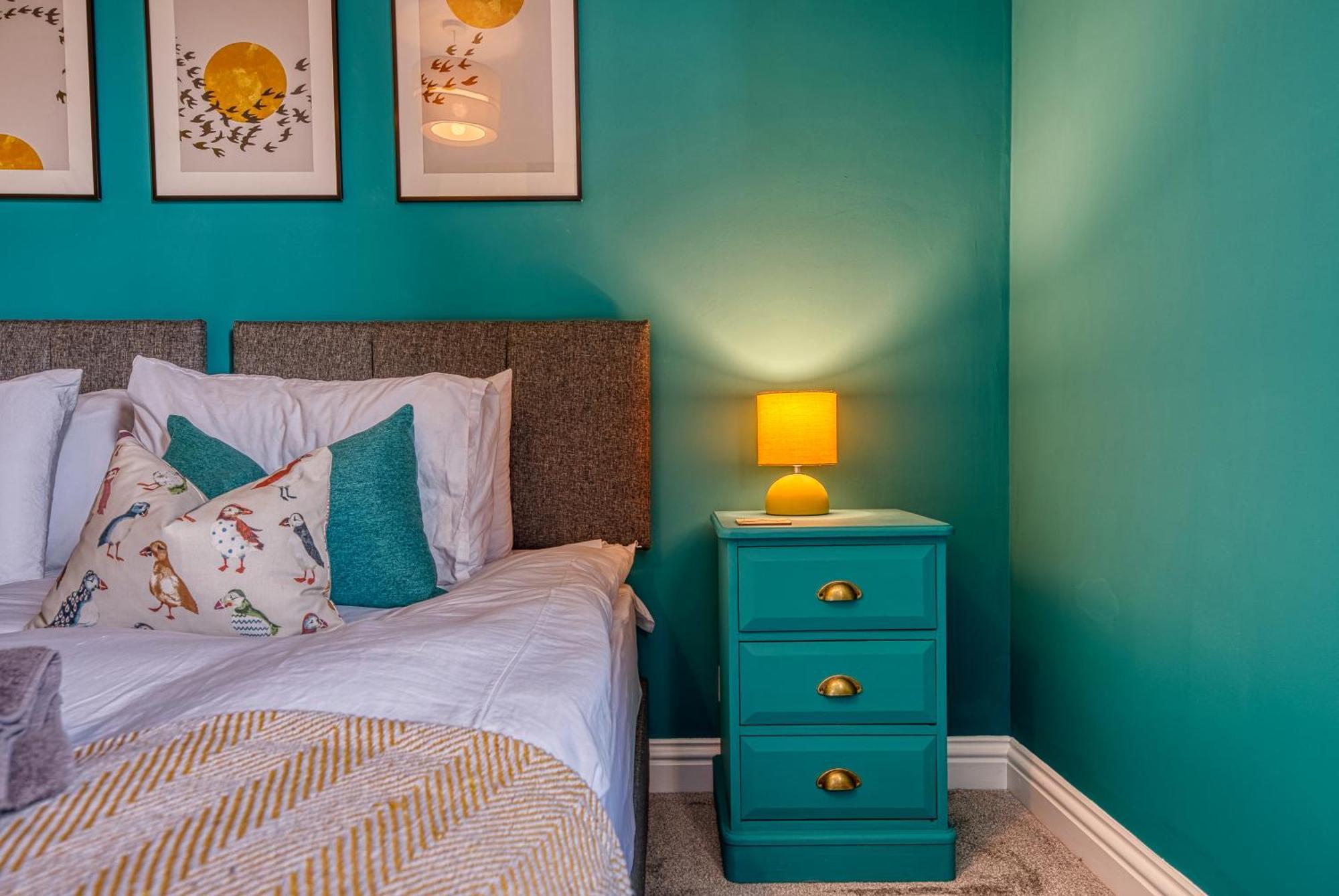 2 Bedrooms Modern, Stunning & Stylish Contractor House, Prime Portsmouth Location With Free Parking Permit, Summer Special Offer!! - By Blue Puffin Stays Екстериор снимка