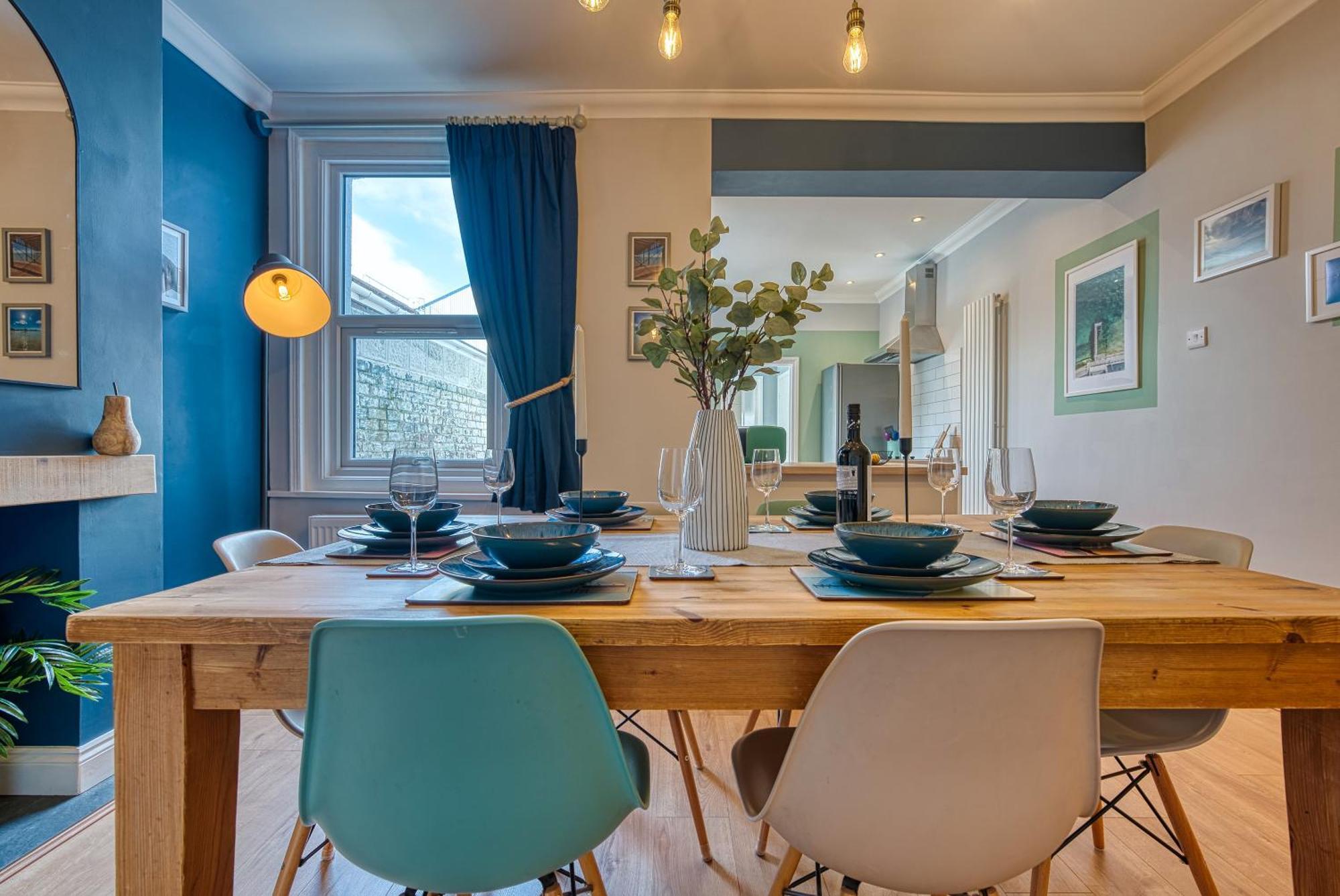 2 Bedrooms Modern, Stunning & Stylish Contractor House, Prime Portsmouth Location With Free Parking Permit, Summer Special Offer!! - By Blue Puffin Stays Екстериор снимка