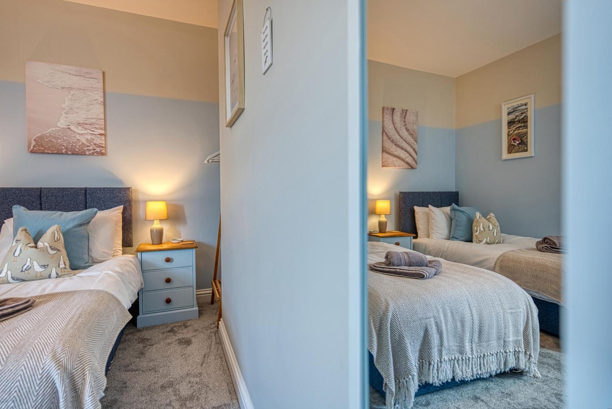 2 Bedrooms Modern, Stunning & Stylish Contractor House, Prime Portsmouth Location With Free Parking Permit, Summer Special Offer!! - By Blue Puffin Stays Екстериор снимка
